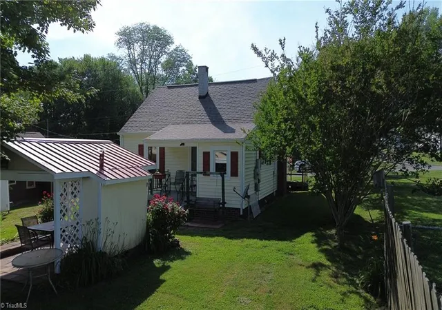Homes for sale in Mount Airy, NC | 153 Green St, Mount Airy, NC 27030 | MLS# 1222744