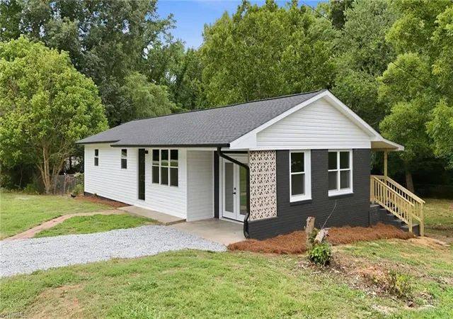 Photo 3 of Single family home for sale at 214 Kendall Ml Rd, Thomasville, NC 27360 | MLS# 1228513 | Listing updated on 2026-09-19