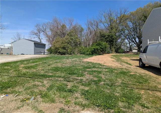 Photo 3 of Sale Pending at 505 E Grimes Ave, High Point, NC 27260 | MLS# 1214489 | Listing updated on 2026-09-10