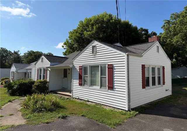 2nd image of 813 W Main St, Yadkinville, NC 27055 | MLS# 1226058