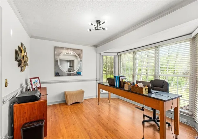 Photo 3 of Single family home for sale at 17 Spring Oak Ct, Greensboro, NC 27410 | MLS# 1225137 | Listing updated on 2026-09-25