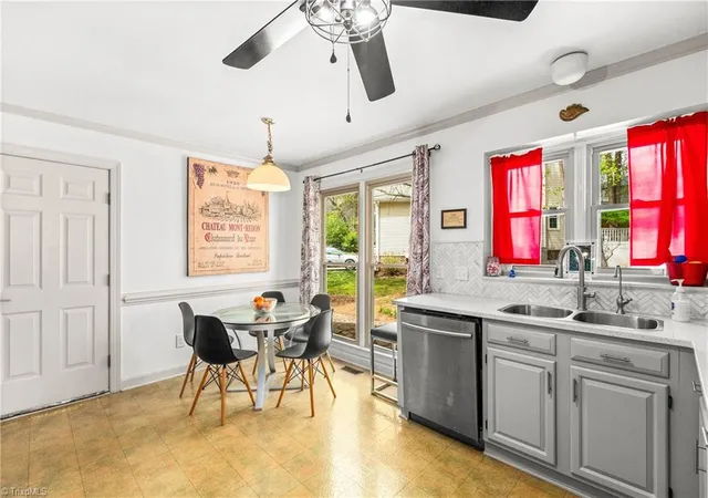 Photo 4 of Single family home for sale at 17 Spring Oak Ct, Greensboro, NC 27410 | MLS# 1225137 | Listing updated on 2026-09-25