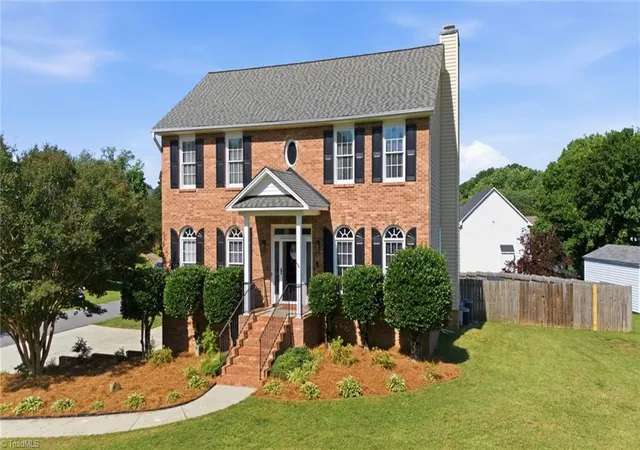 Photo 3 of Single family home for sale at 3718 Squirewood Dr, Clemmons, NC 27012 | MLS# 1229306 | Listing updated on 2026-09-12