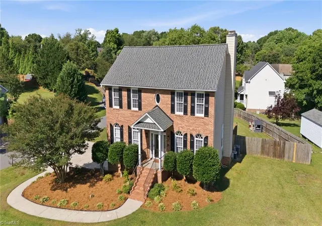 Photo 3 of Single family home for sale at 3718 Squirewood Dr, Clemmons, NC 27012 | MLS# 1229306 | Listing updated on 2026-09-12