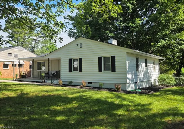 Homes for sale in Lexington, NC | 323 Western Blvd, Lexington, NC 27295 | MLS# 1225696