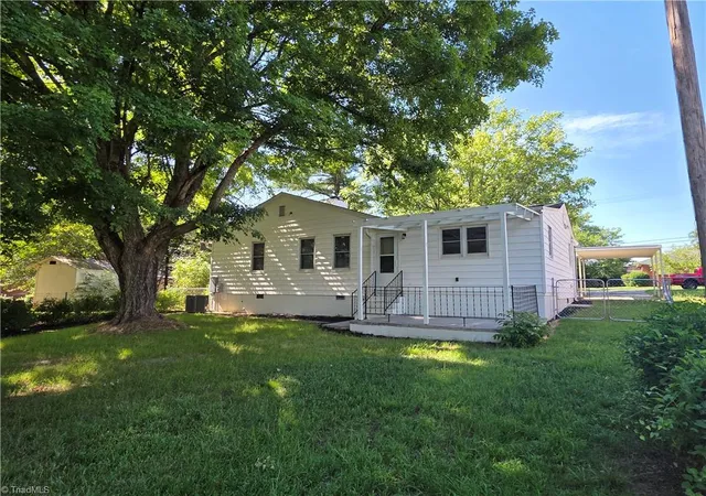 Homes for sale in Lexington, NC | 323 Western Blvd, Lexington, NC 27295 | MLS# 1225696