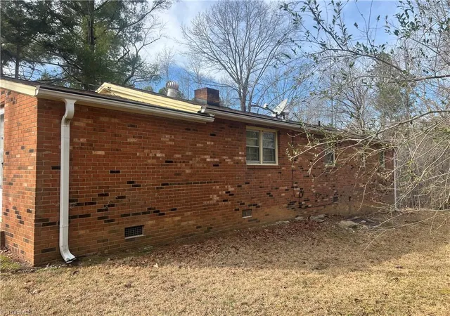 Photo 4 of Sale Pending at 7518 Russell Rd, Durham, NC 27712 | MLS# 1211815 | Listing updated on 2026-05-16