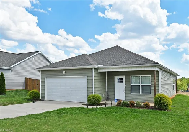 Photo 1 of Single family home for sale at 2516 Bluebird Ln, Winston Salem, NC 27106 | MLS# 1215669 | Listing updated on 2026-10-27