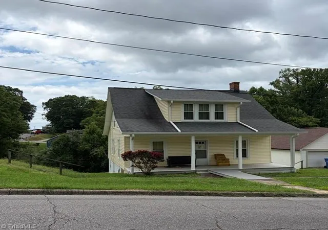 Photo 2 of Single family home for sale at 911 I St, North Wilkesboro, NC 28659 | MLS# 1228646 | Listing updated on 2026-07-24