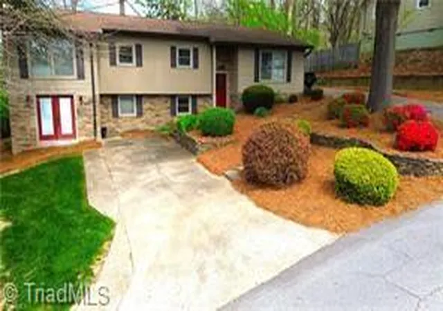 Photo 3 of Single family home for sale at 1524 Holly Cir, Wilkesboro, NC 28697 | MLS# 1225385 | Listing updated on 2026-10-07