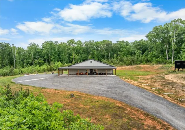 2nd image of 160 Riverwood Dr, Lexington, NC 27292 | MLS# 1217989