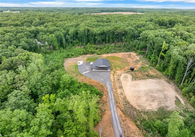 4th image of 160 Riverwood Dr, Lexington, NC 27292 | MLS# 1217989