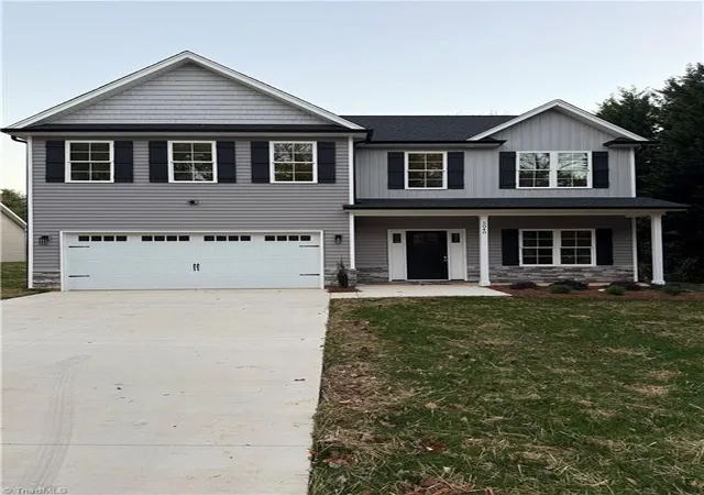 Photo 1 of Single family home for sale at 5040 Whitewood Ln, Winston Salem, NC 27104 | MLS# 1201498 | Listing updated on 2026-07-02