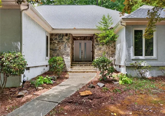 Photo 3 of Single family home for sale at 2400 Hunters Xing Trl, Summerfield, NC 27358 | MLS# 1228826 | Listing updated on 2026-10-05