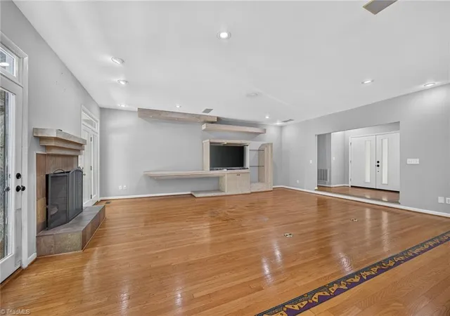 Photo 4 of Single family home for sale at 2400 Hunters Xing Trl, Summerfield, NC 27358 | MLS# 1228826 | Listing updated on 2026-10-05