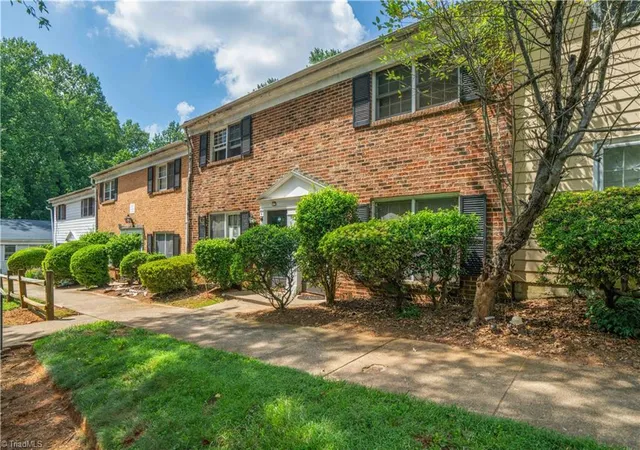 Photo 3 of Single family home for sale at 2811 Bleeker Sq #F, Winston Salem, NC 27106 | MLS# 1230644 | Listing updated on 2026-09-22