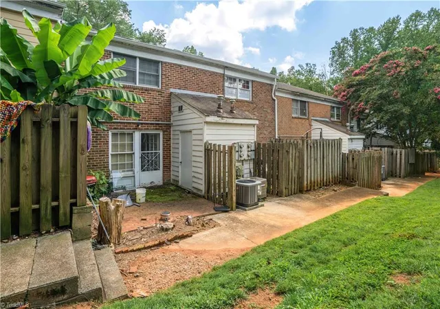 Photo 3 of Single family home for sale at 2811 Bleeker Sq #F, Winston Salem, NC 27106 | MLS# 1230644 | Listing updated on 2026-09-22