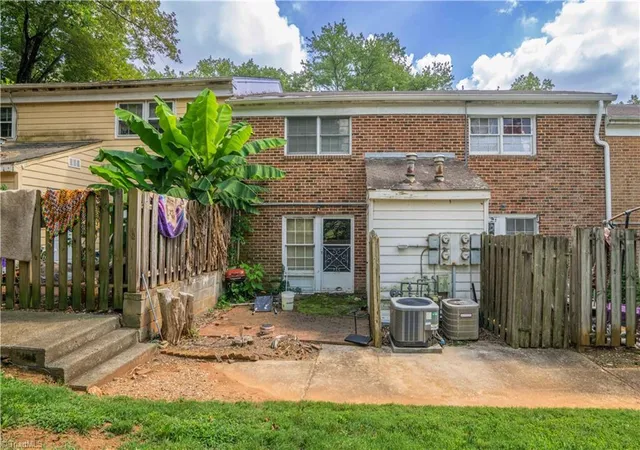 5th image of 2811 Bleeker Sq #F, Winston Salem, NC 27106 | MLS# 1230644