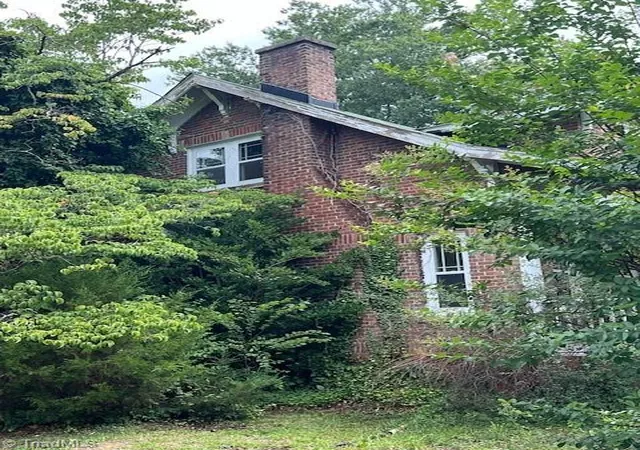 Photo 2 of Single family home for sale at 1525 Rankin Rd, Greensboro, NC 27405 | MLS# 1228631 | Listing updated on 2026-07-22