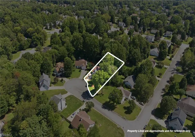 Photo 2 of Single family home for sale at 1704 Crinan Ct, High Point, NC 27265 | MLS# 1231515 | Listing updated on 2026-09-17