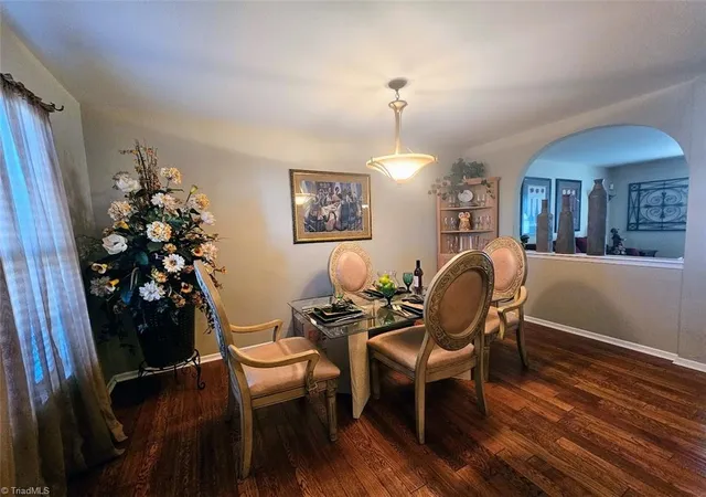 Photo 3 of Single family home for sale at 2514 Renard Rd, Greensboro, NC 27406 | MLS# 1216536 | Listing updated on 2026-08-28
