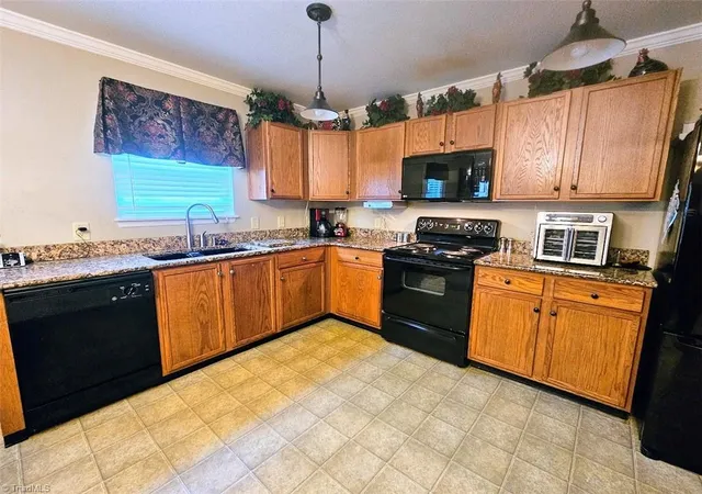 Photo 4 of Single family home for sale at 2514 Renard Rd, Greensboro, NC 27406 | MLS# 1216536 | Listing updated on 2026-08-28