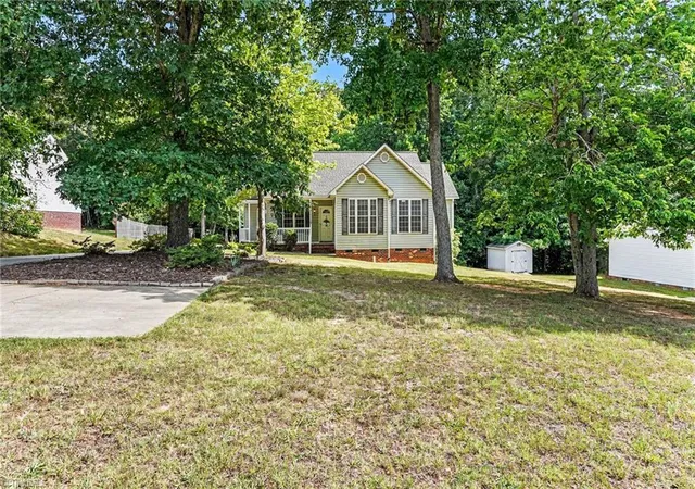 Homes for sale in Randleman, NC | 709 Old Castle Dr, Randleman, NC 27317 | MLS# 1224208