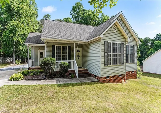 Homes for sale in Randleman, NC | 709 Old Castle Dr, Randleman, NC 27317 | MLS# 1224208