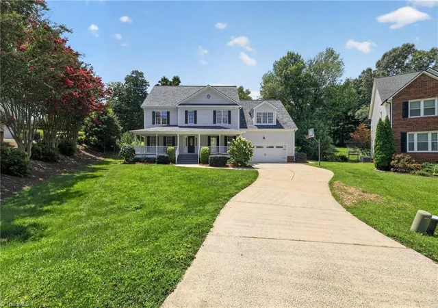 Photo 2 of Single family home for sale at 100 Claron Ct, Clemmons, NC 27012 | MLS# 1230430 | Listing updated on 2026-08-14