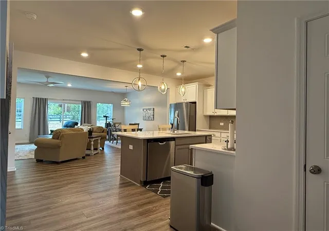 Photo 4 of Single family home for sale at 4035 Aster Point Ct, Pfafftown, NC 27040 | MLS# 1216345 | Listing updated on 2026-09-15