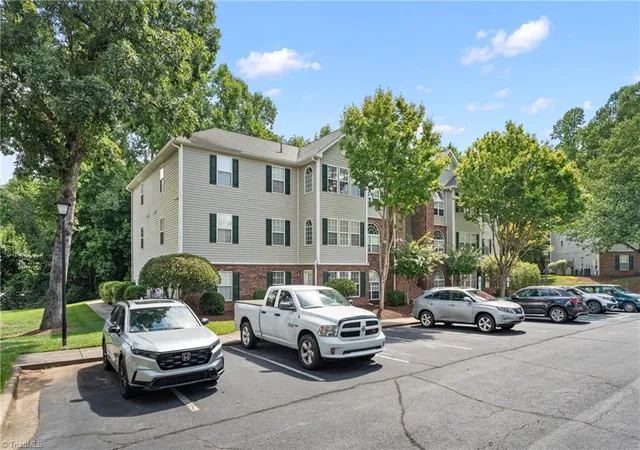 2nd image of 1023 Timberline Ridge Ct, Winston Salem, NC 27106 | MLS# 1230299