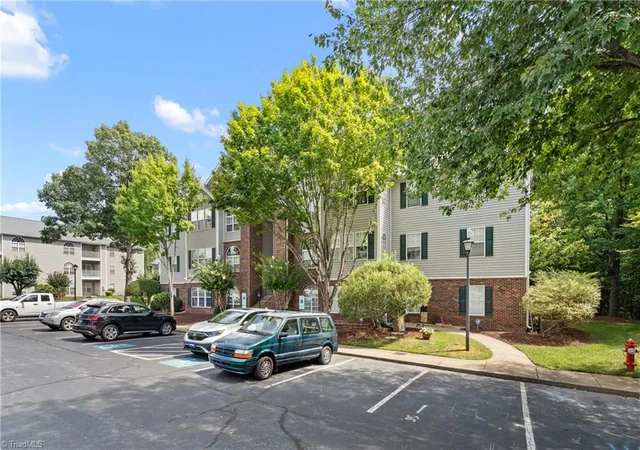 3rd image of 1023 Timberline Ridge Ct, Winston Salem, NC 27106 | MLS# 1230299