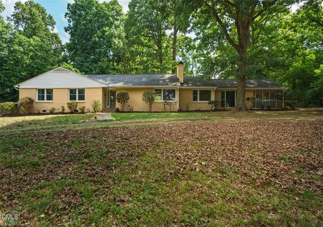 Photo 3 of Sale Pending at 3142 Jones Dr, Mebane, NC 27302 | MLS# 1225629 | Listing updated on 2026-08-19
