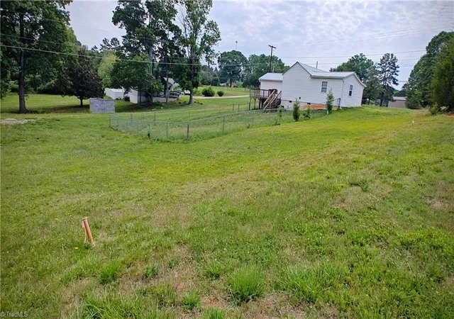4th image of 4235 Fuller Mill Rd N, Thomasville, NC 27360 | MLS# 1225884