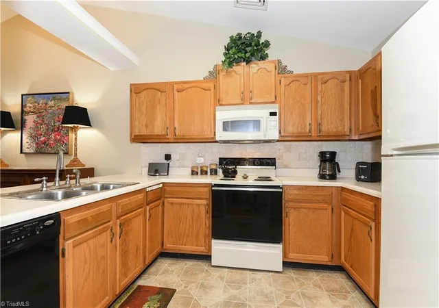 4th image of 3122 Woodpoint St, Jamestown, NC 27282 | MLS# 1225823