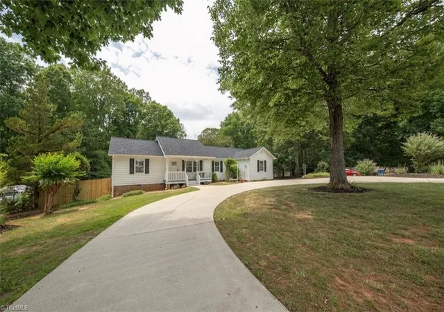 2nd image of 8311 Mapleway Ln, Greensboro, NC 27455 | MLS# 1226476