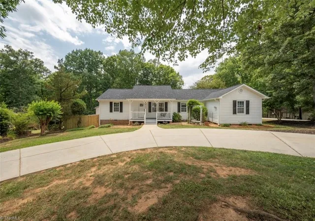 3rd image of 8311 Mapleway Ln, Greensboro, NC 27455 | MLS# 1226476