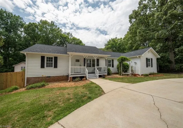 4th image of 8311 Mapleway Ln, Greensboro, NC 27455 | MLS# 1226476