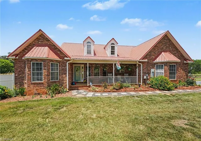 2nd image of 321 Lake Park Rd, Asheboro, NC 27205 | MLS# 1224988