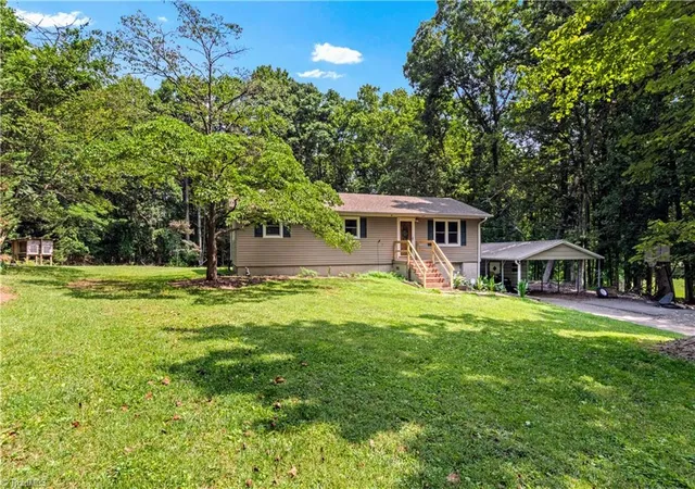 Photo 3 of Sale Pending at 152 Blue Ridge Rd, State Road, NC 28676 | MLS# 1225739 | Listing updated on 2026-10-07