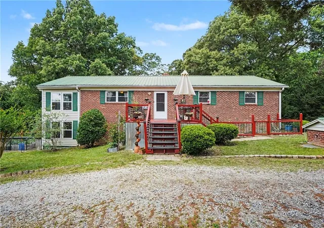 1st image of 202 Arrowood Ln, Jamestown, NC 27282 | MLS# 1225410