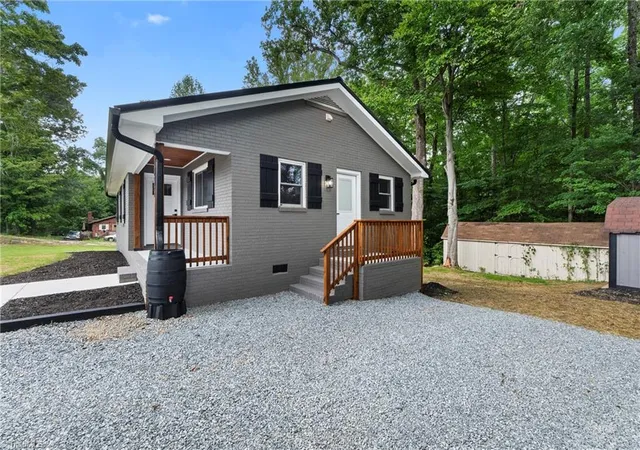 Photo 3 of Single family home for sale at 1855 Stemp Everhart Rd, Thomasville, NC 27360 | MLS# 1230163 | Listing updated on 2026-09-15