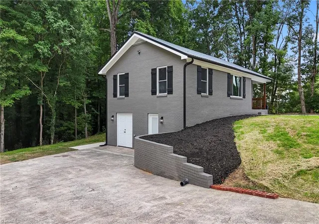 Photo 3 of Single family home for sale at 1855 Stemp Everhart Rd, Thomasville, NC 27360 | MLS# 1230163 | Listing updated on 2026-09-22