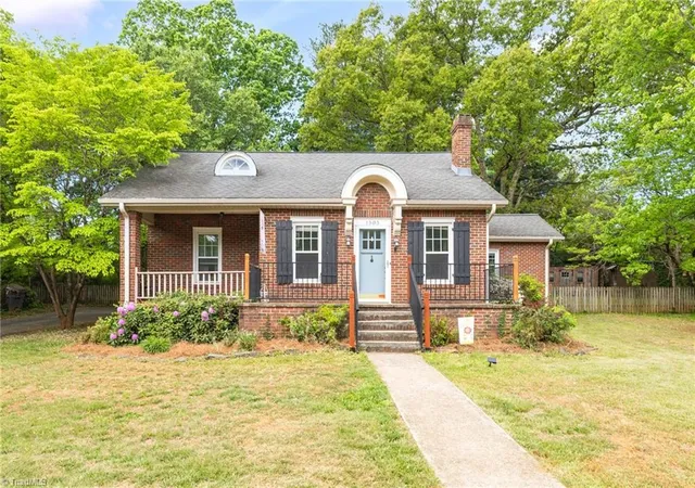 Homes for sale in Reidsville, NC | 1505 Courtland Ave, Reidsville, NC 27320 | MLS# 1216723