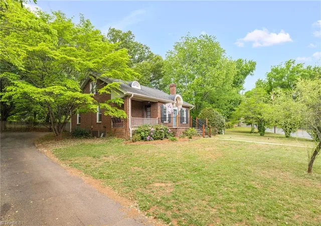 Homes for sale in Reidsville, NC | 1505 Courtland Ave, Reidsville, NC 27320 | MLS# 1216723