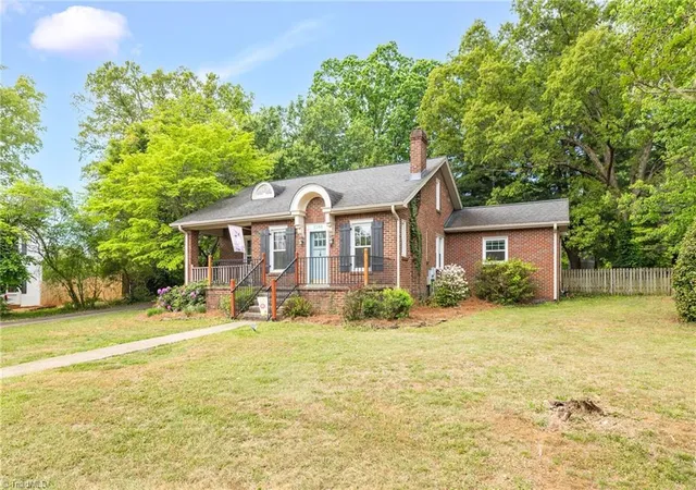 Homes for sale in Reidsville, NC | 1505 Courtland Ave, Reidsville, NC 27320 | MLS# 1216723