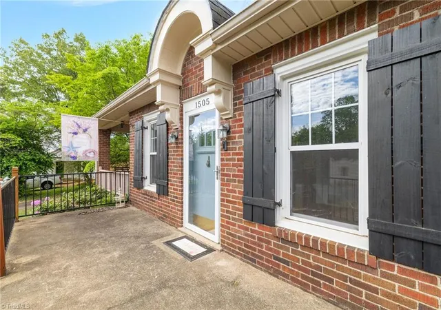 Homes for sale in Reidsville, NC | 1505 Courtland Ave, Reidsville, NC 27320 | MLS# 1216723
