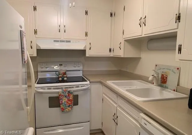 Photo 4 of Sale Pending at 2306 Woodland Dr, Reidsville, NC 27320 | MLS# 1232968 | Listing updated on 2026-09-20