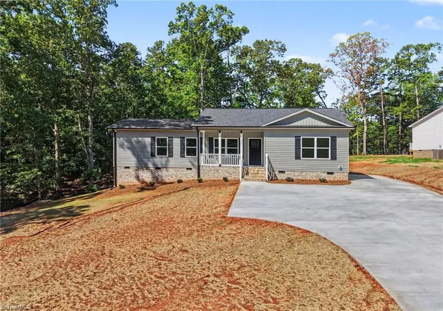 Photo 3 of Single family home for sale at 2795 Beckner Rd, Lexington, NC 27292 | MLS# 1228095 | Listing updated on 2026-08-30