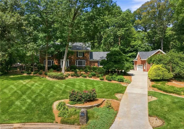 Photo 2 of Single family home for sale at 3 Bryan Ct, Greensboro, NC 27408 | MLS# 1225101 | Listing updated on 2026-06-25